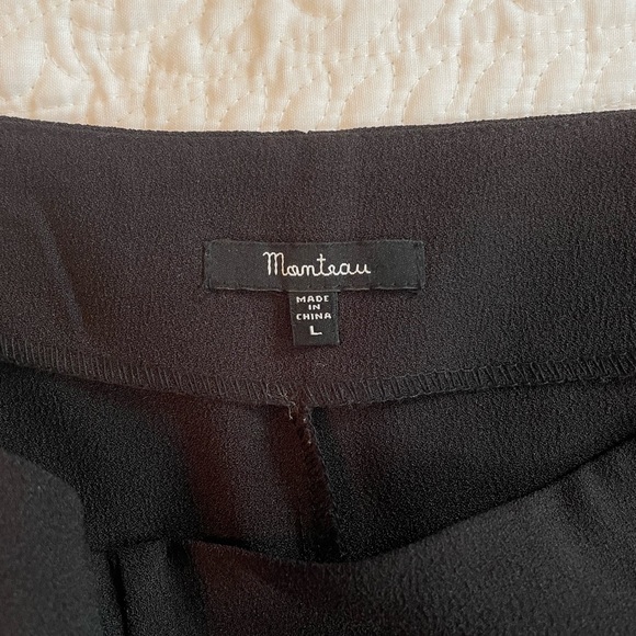 Scalloped Shorts - Picture 2 of 5